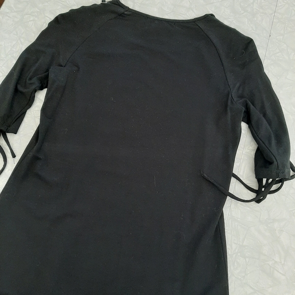 Black top with corset lace up on sleeves size medium - Picture 3 of 6